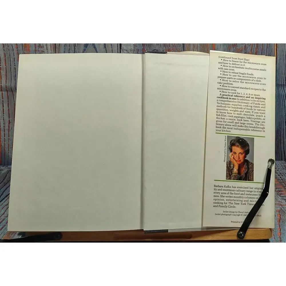 Microwave Gourmet by Barbara Kafka - Hardcover Cookbook‎
